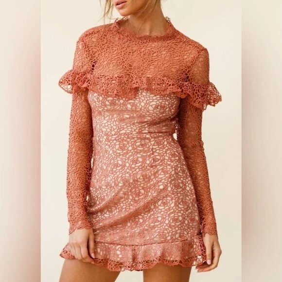 NWT Saints & Secrets Rose Lace Mini Dress with Keyhole Back Size Small - Picture 1 of 6